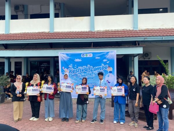 Andi Fahrah juara harapan 3 lomba FLS3N Cabang Kriya