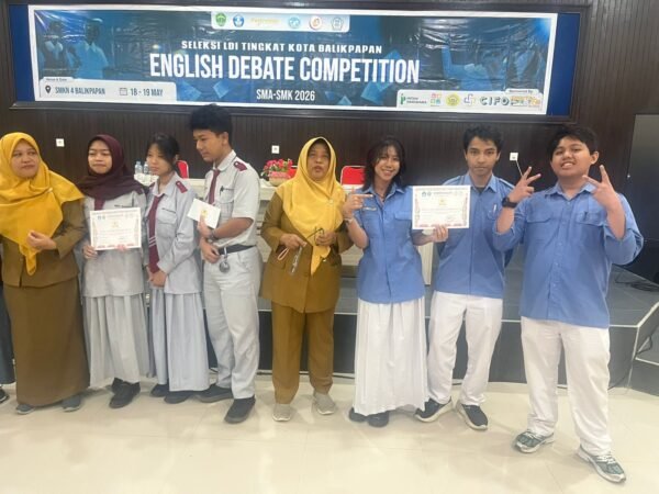 Juara 3 Lomba Debat Bahasa Inggris Tingkat Kota Balikpapan